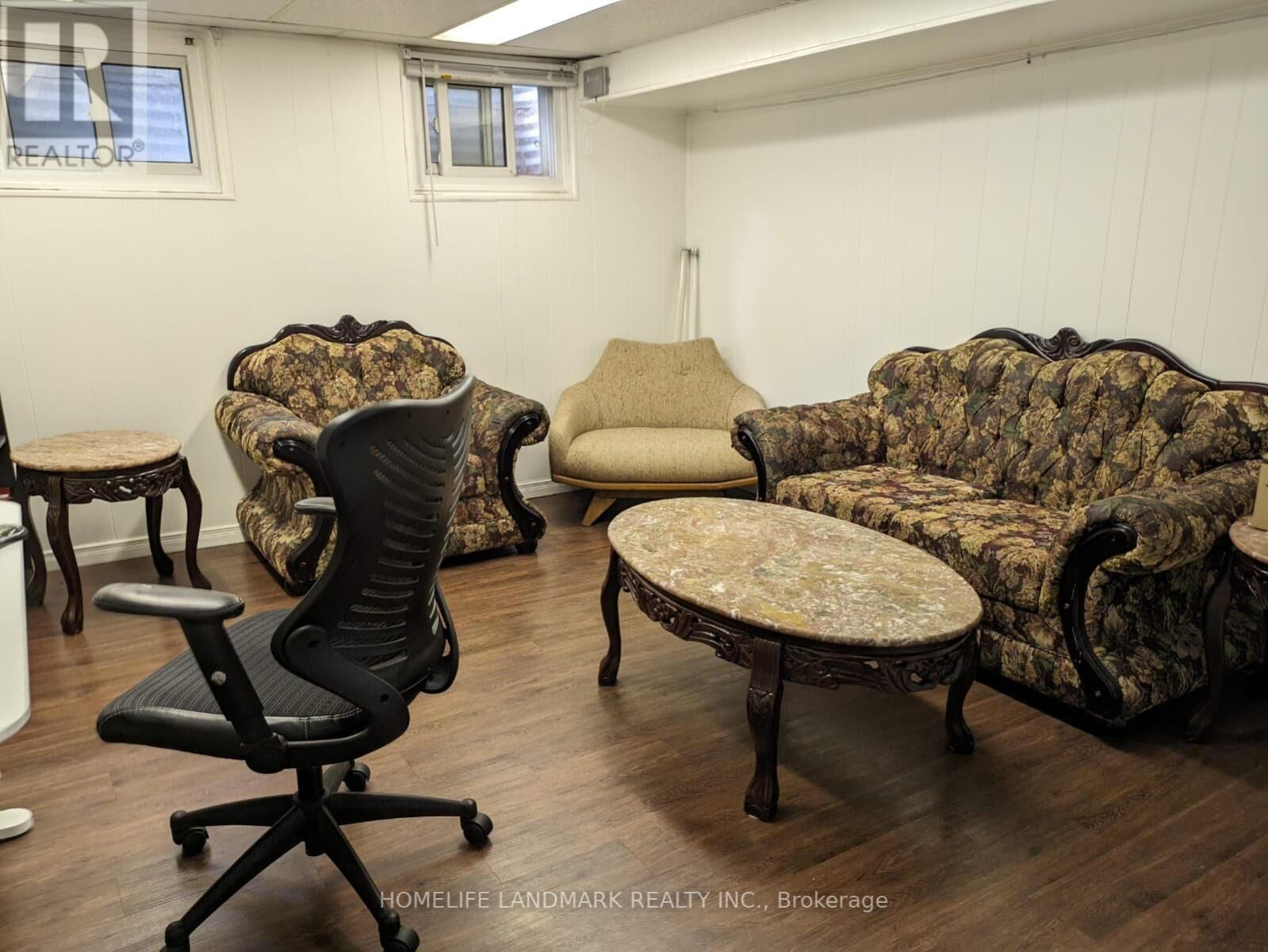 Property Photo:  81 Clydesdale Drive ( Lower )  ON M2J 3N3 