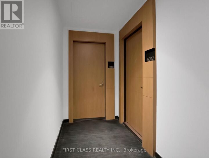 Property Photo:  11 Wellesley Street West 6011  ON M4Y 0G4 