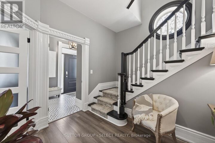 Property Photo:  28 Wellington Street  ON N5R 2P4 