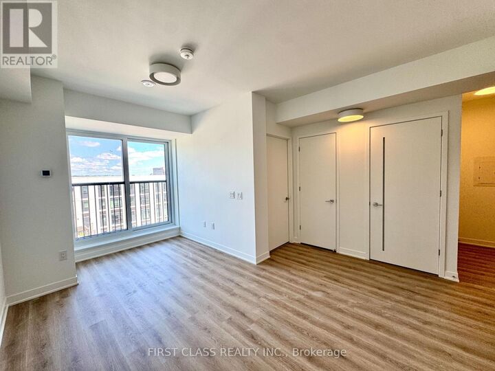 Property Photo:  10 Oak Street 1109  ON M5A 0Z1 