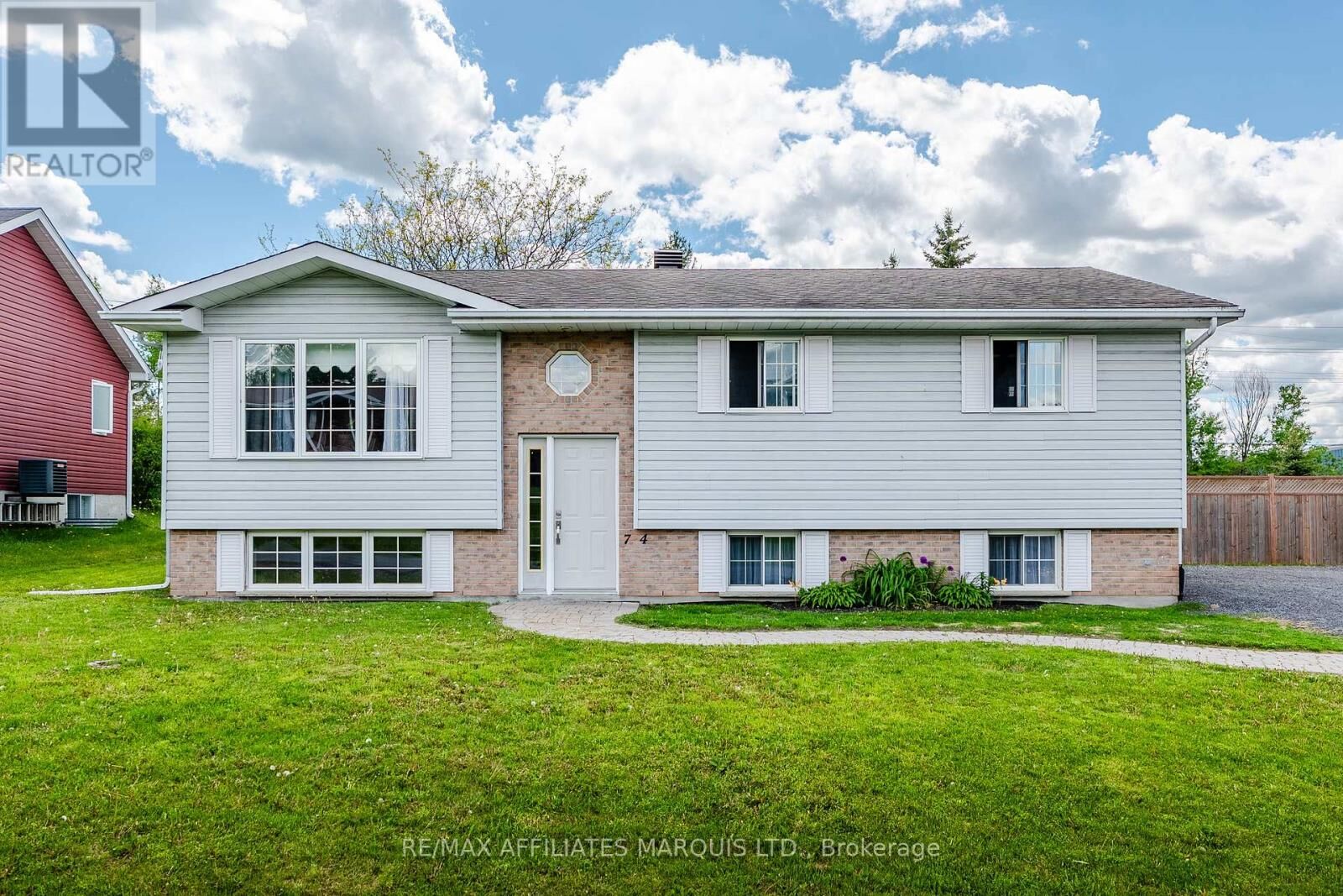 Property Photo:  74 Columbia Avenue  ON K0C 1P0 