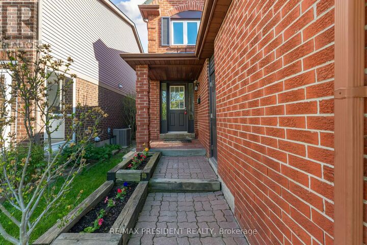 Property Photo:  19 Copeland Road  ON L6Y 2S5 