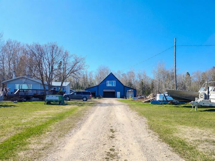 Property Photo:  14 Lakeview Road  MB R0C 2A0 