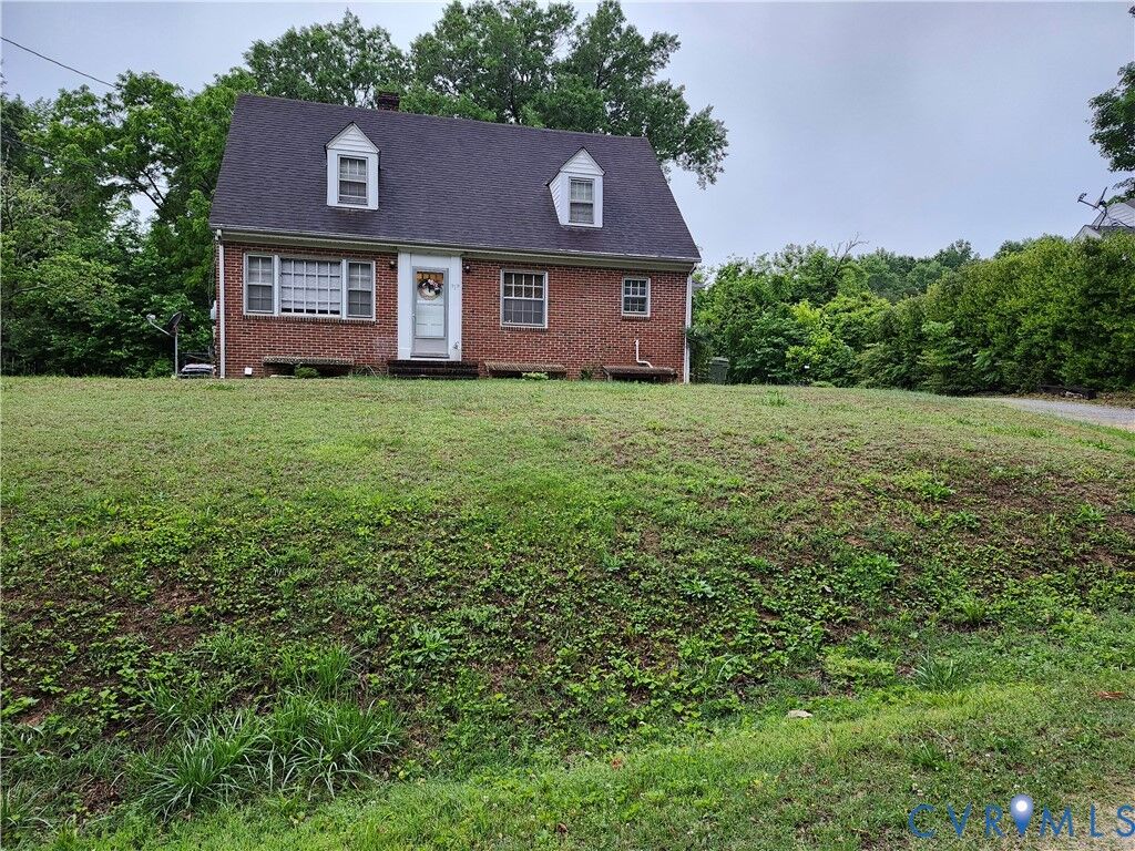 Property Photo: 919 W Osborn Road VA 23901