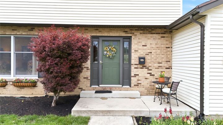 Property Photo:  195 Finsbury  OH 45373 