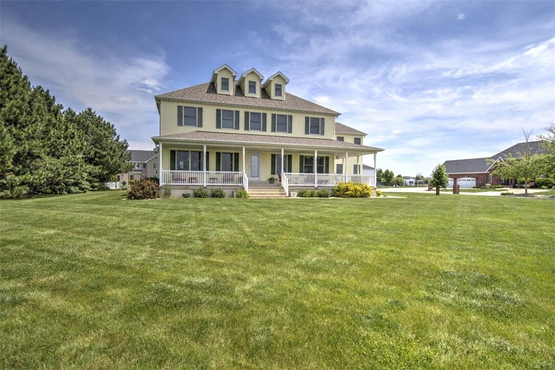 Property Photo:  1180 Greenbrier Boulevard  IL 62535 