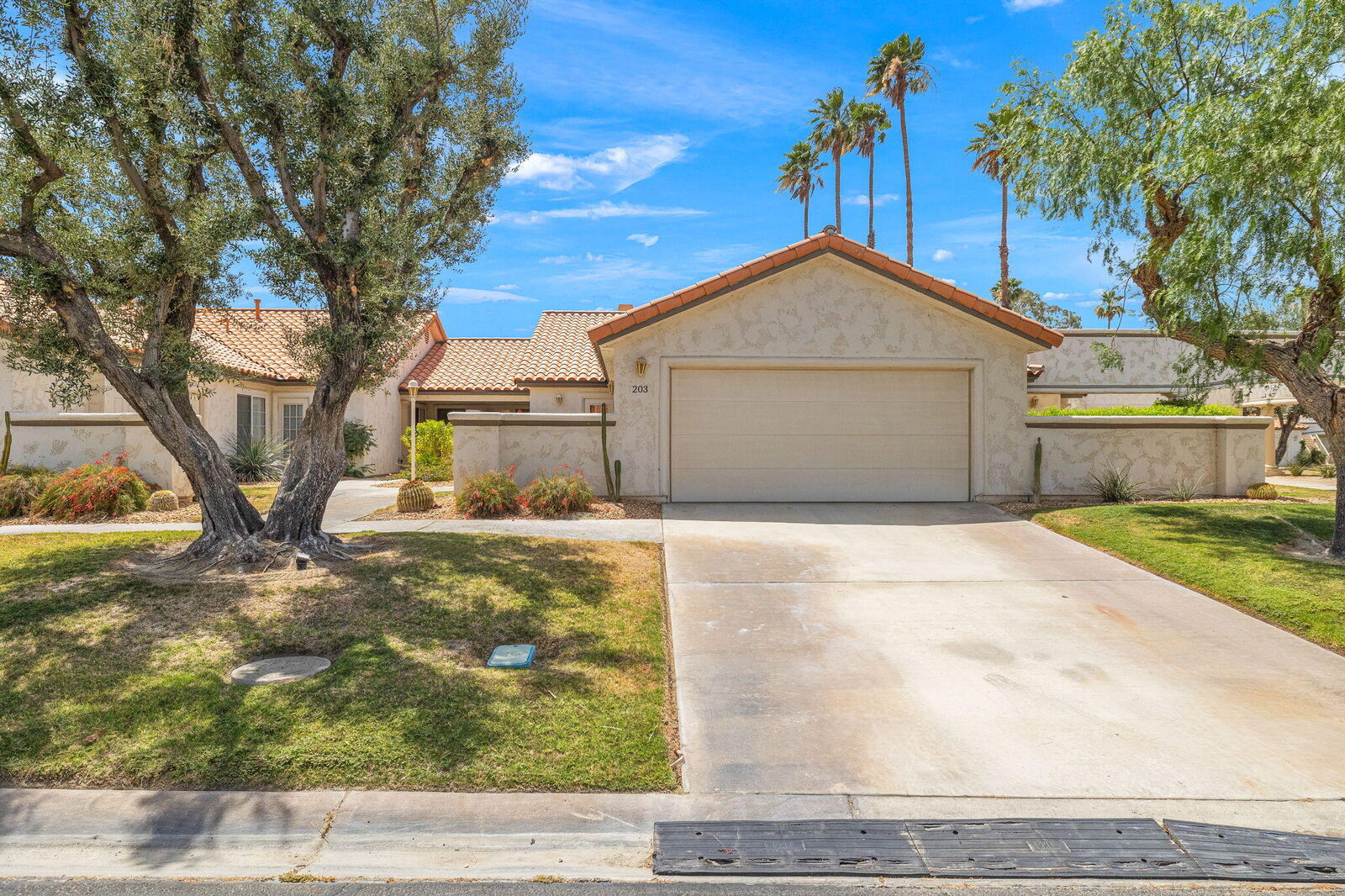 Property Photo: 203 Desert Falls Drive E CA 92211