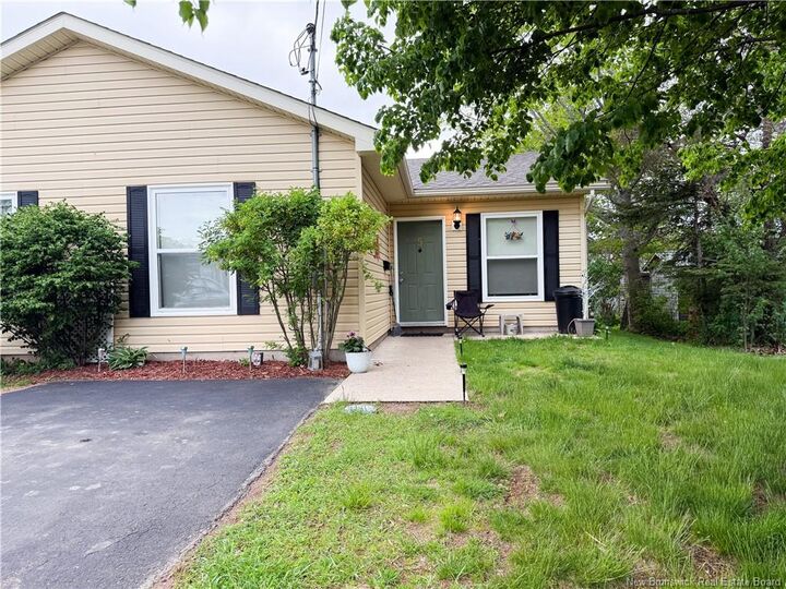 5 Imperial Drive — photo 1