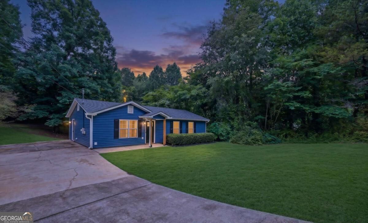 Property Photo: 4311 Willow Springs Road GA 30132