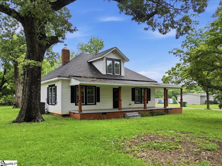 Property Photo: 202 Arrowood Branch Road SC 29323