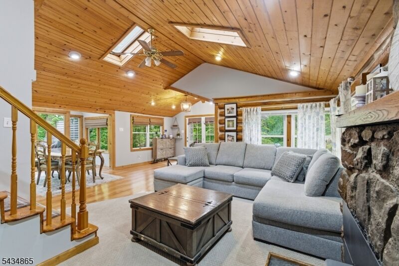 Property Photo: 158 Glenside Trl NJ 07871