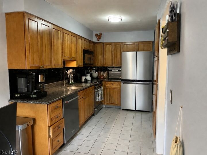 Property Photo: 31 Greenbriar Ln NJ 08801
