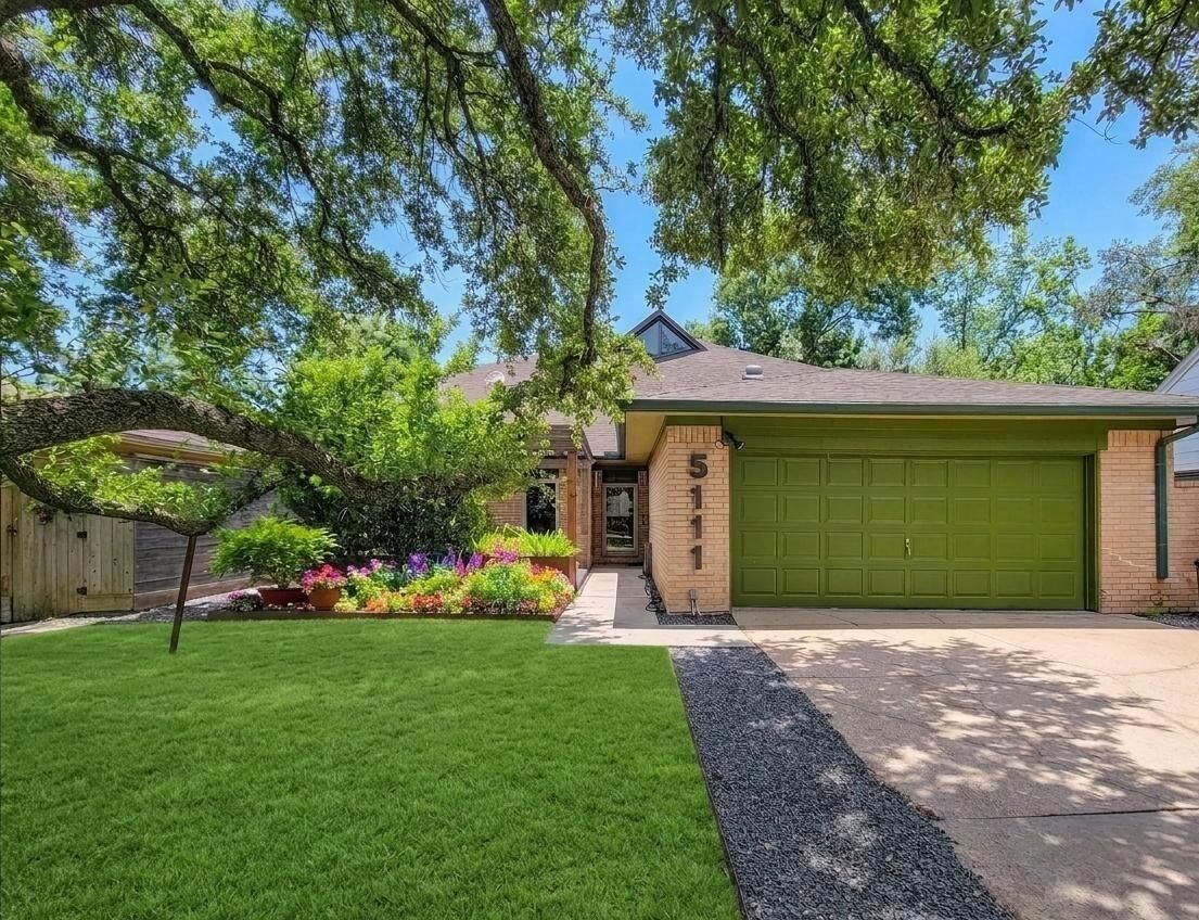 Property Photo: 5111 Linden Street TX 77401
