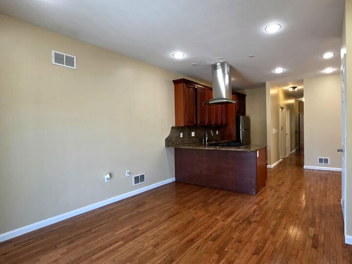 Property Photo:  249 Winfield Ave 1  NJ 07305 