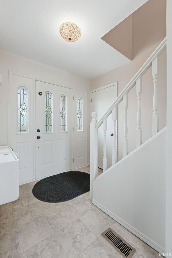 Property Photo: 7228 N Meridian Road IN 46791-9767