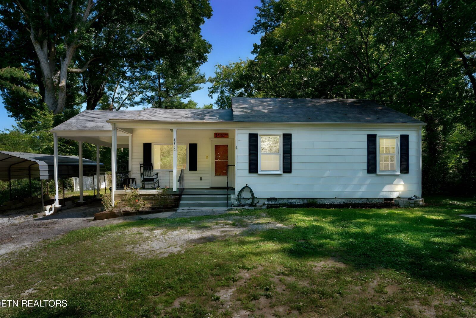 Property Photo:  512 Akers St  TN 37804 