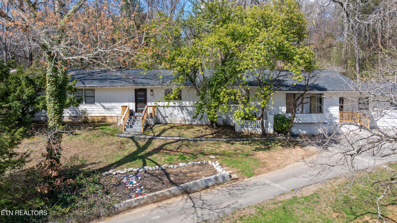 Property Photo: 6020 Weems Rd TN 37918