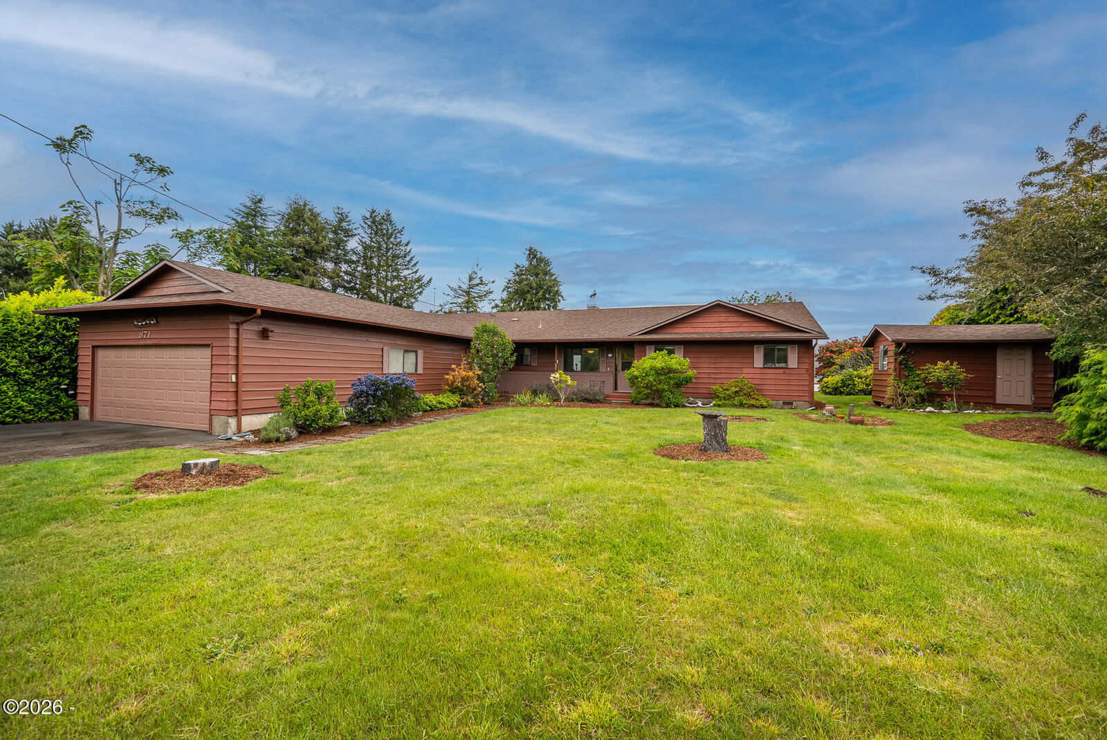 Property Photo:  871 SE River View Lane  OR 97394 
