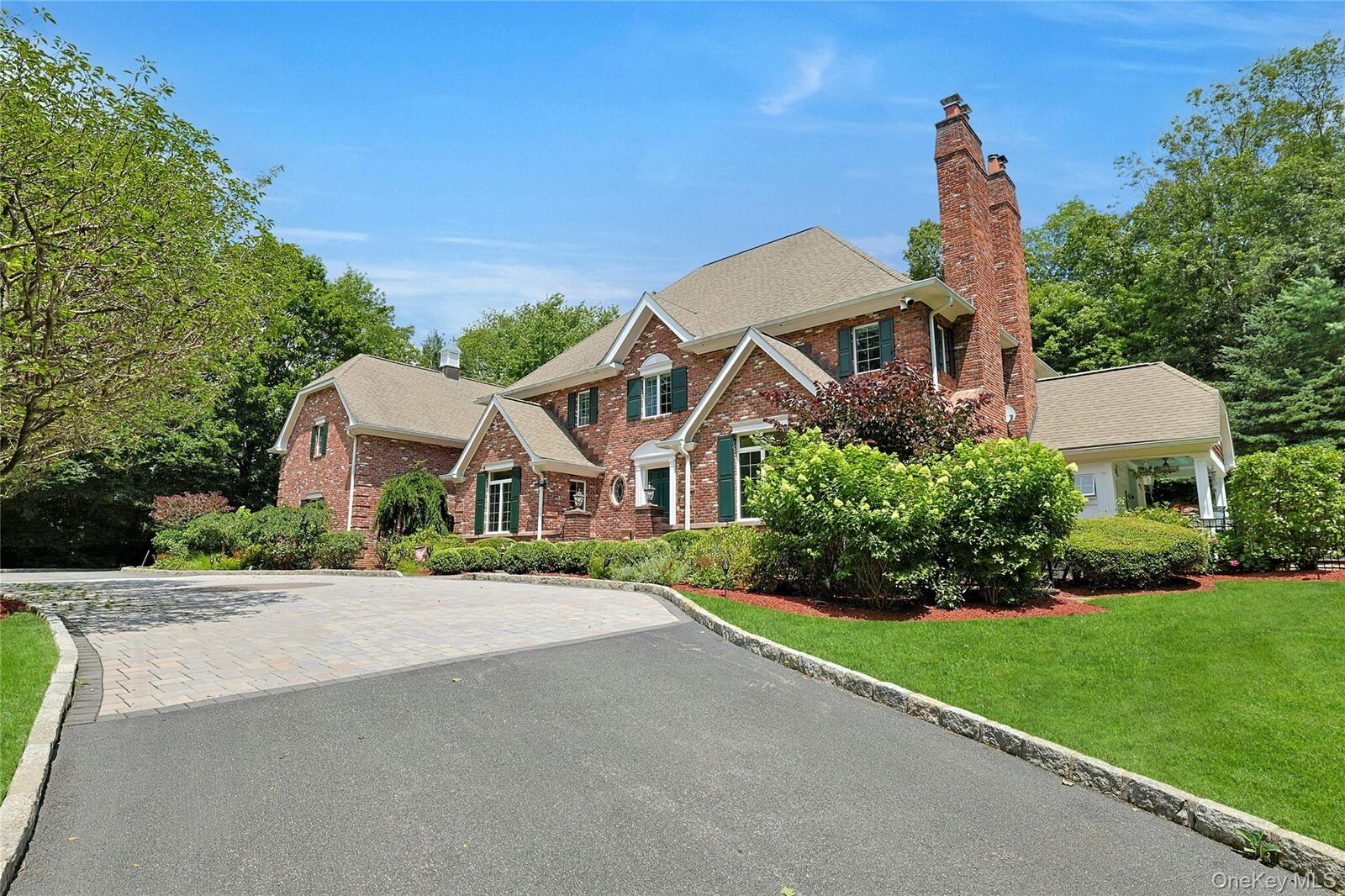 Property Photo:  10 Hidden Oak Road  NY 10504 