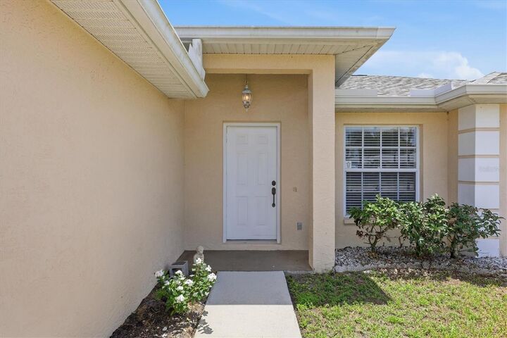 Property Photo:  1720 Country Meadows Drive  FL 34235 