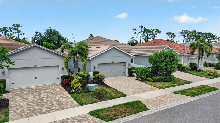 Property Photo:  12020 Tapestry Lane  FL 34293 