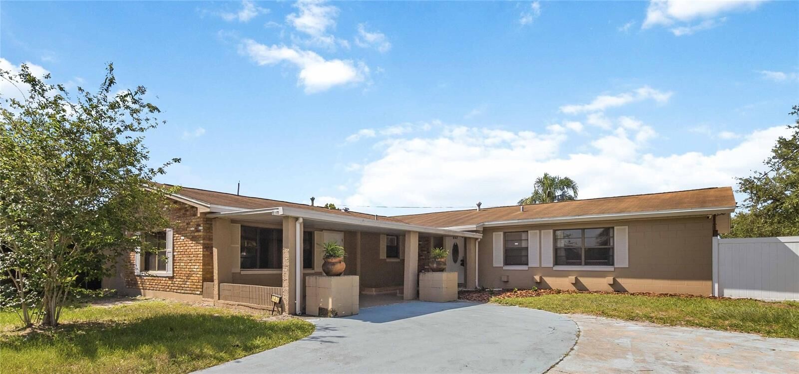 Property Photo: 842 Nana Avenue FL 32809