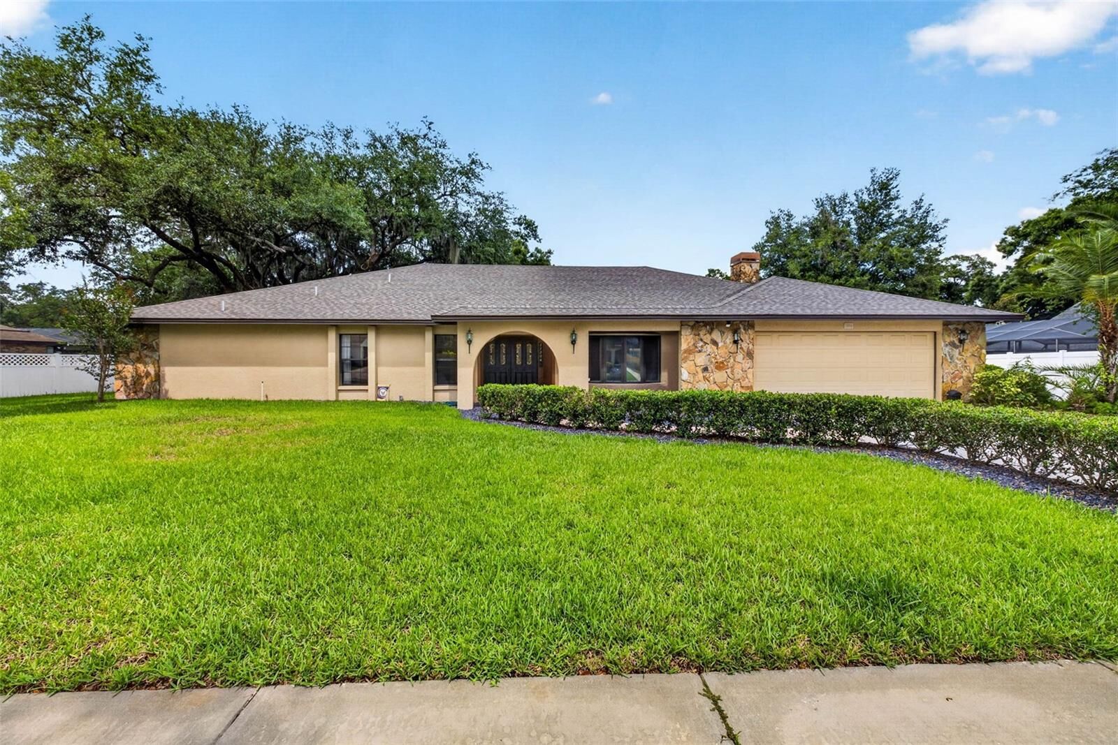 Property Photo:  11004 Theresa Arbor Drive  FL 33617 