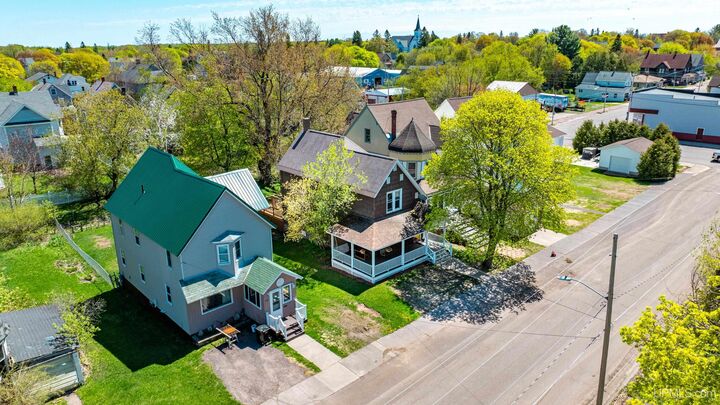 Property Photo:  116 Woodland Avenue  MI 49913 