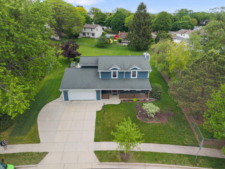 Property Photo: 3106 Rolling Ridge Dr WI 53188
