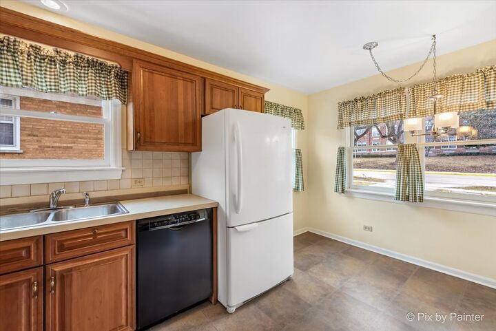 Property Photo: 361 Bryant Avenue IL 60137