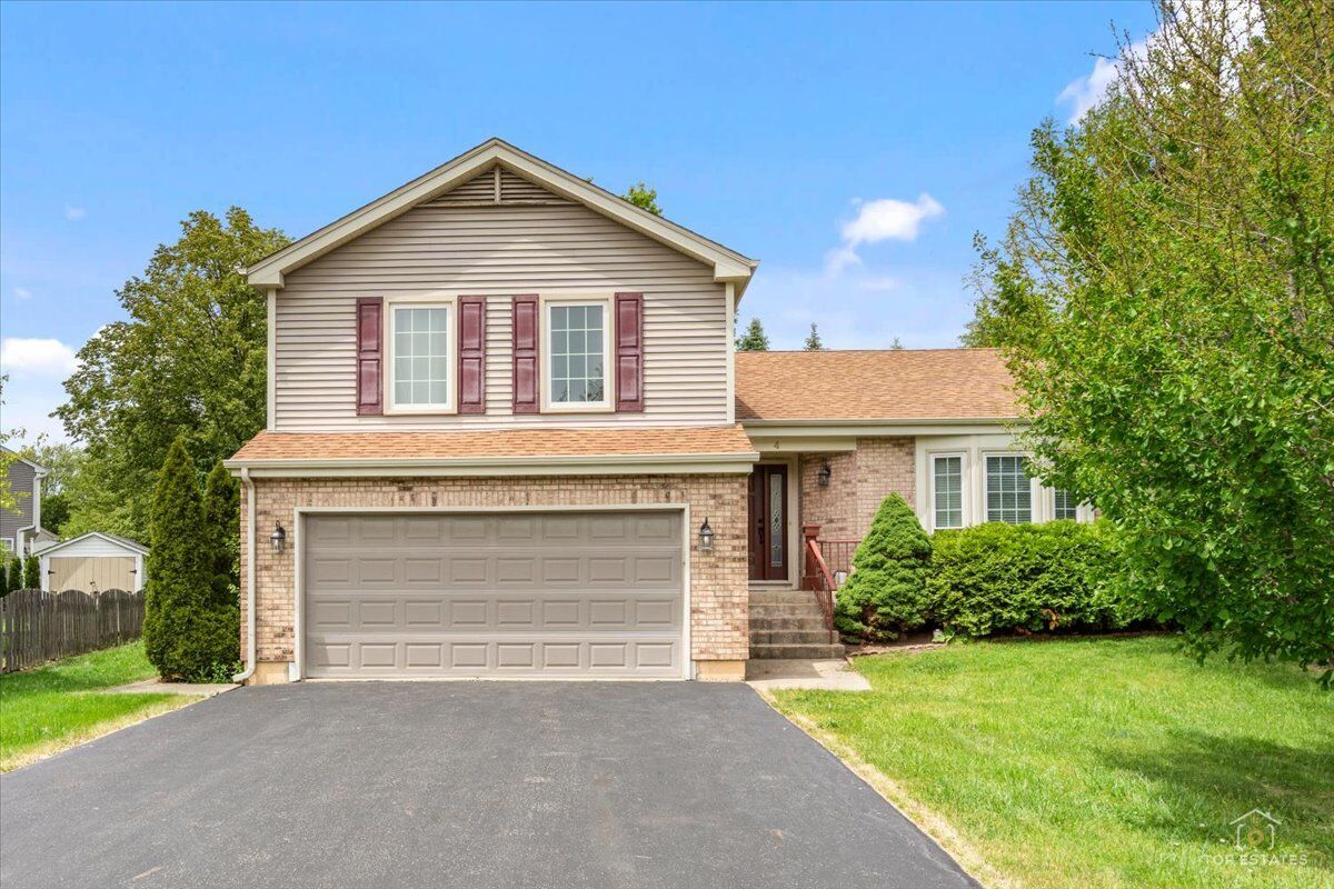 Property Photo: 4 Waterbury Court IL 60047