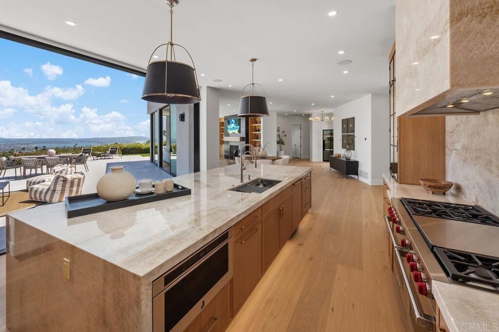 Property Photo:  5875 La Jolla Mesa Drive  CA 92037 