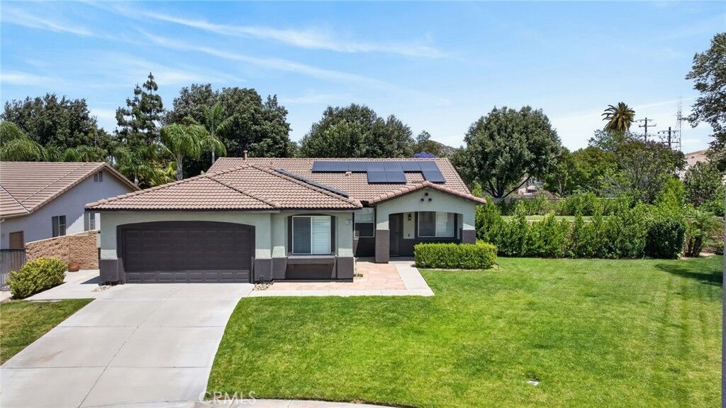 Property Photo: 11267 Daylilly CA 92337