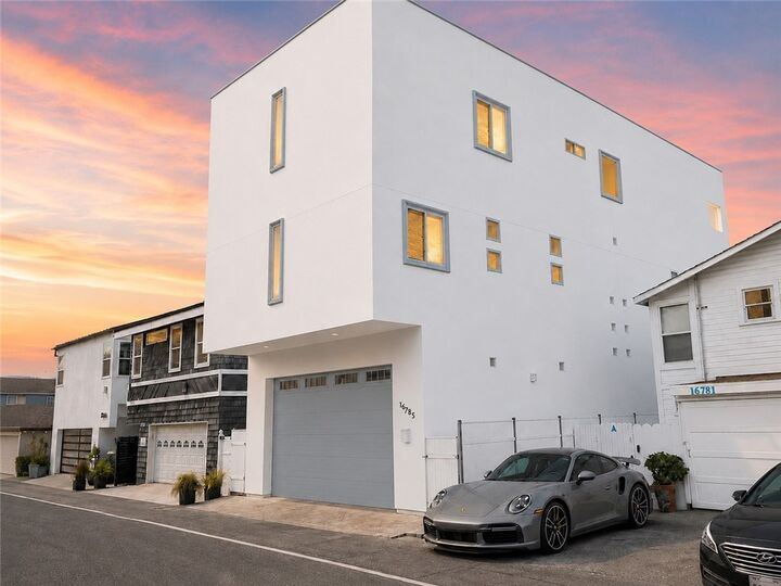 Property Photo: 16785 Bayview Drive CA 92649