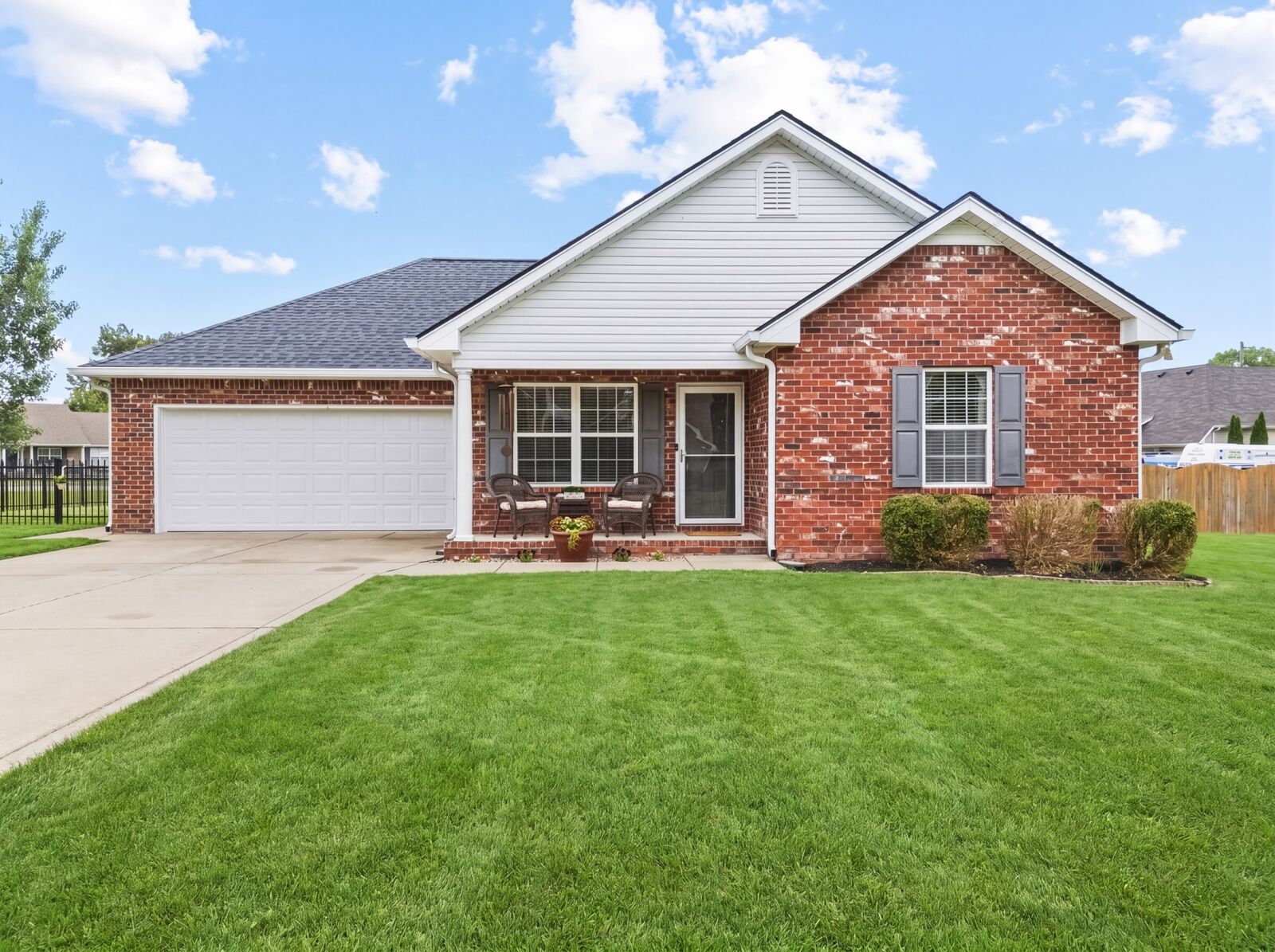 Property Photo:  1118 Clay Ct  TN 37128 