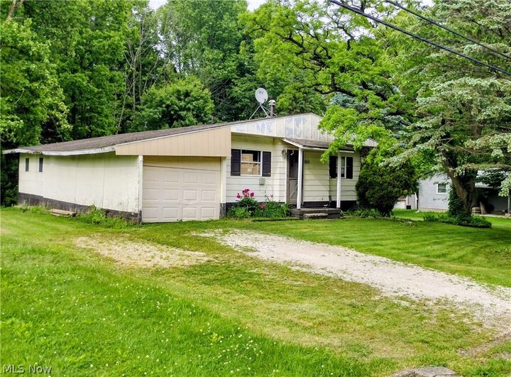 Property Photo: 2399 Bonna Drive OH 44685