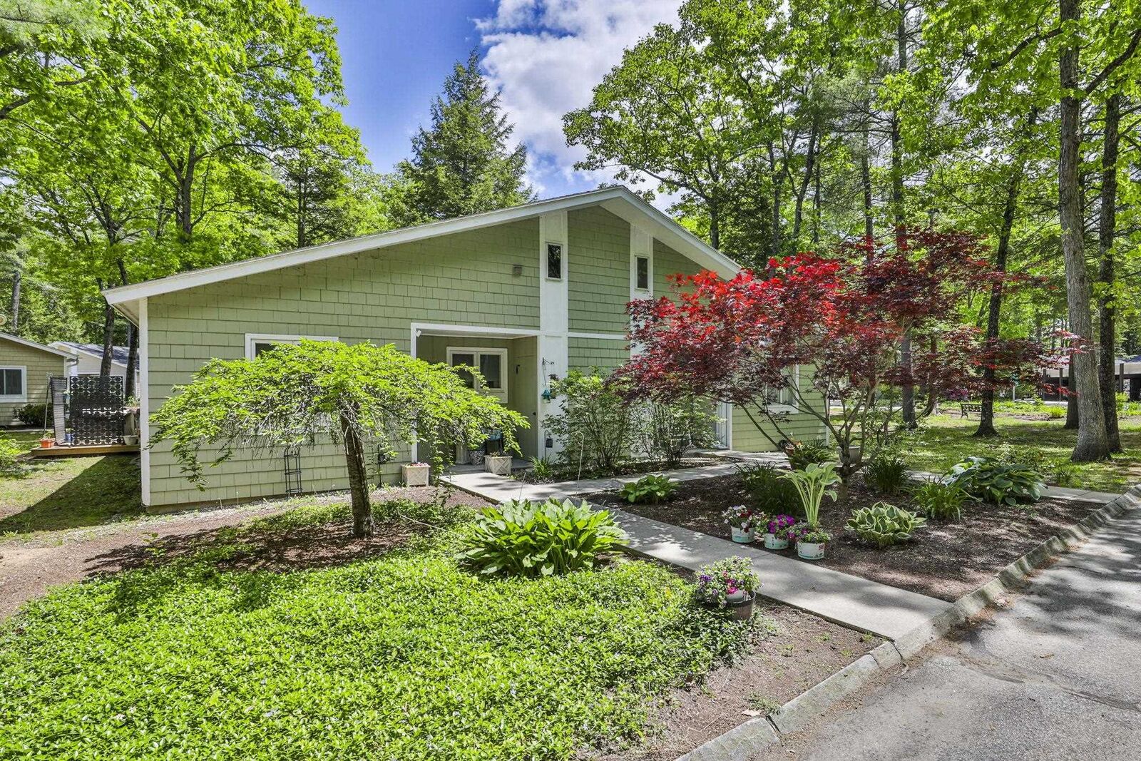Property Photo:  17 Piscataqua Road  NH 03301 