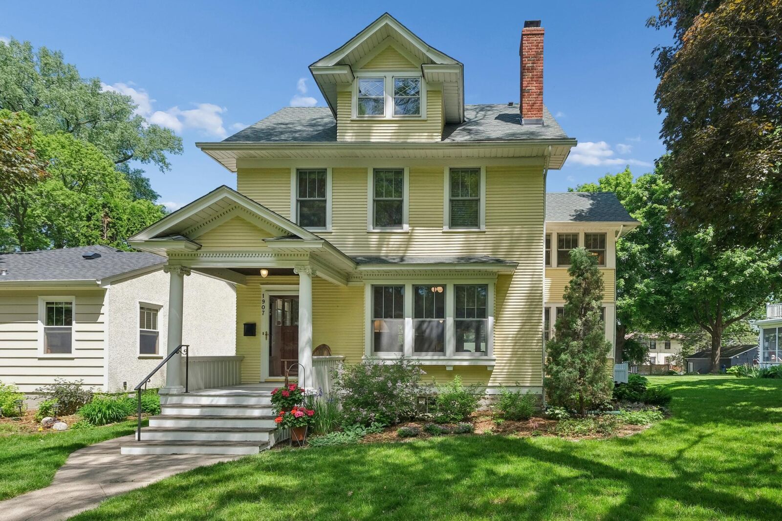 Property Photo:  1907 Goodrich Avenue  MN 55105 