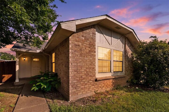 Property Photo:  7254 Pineberry Road  TX 75249 