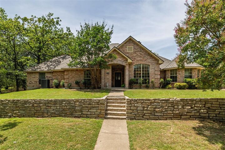 Property Photo:  111 Florine Court  TX 76087 