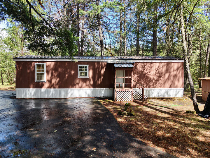 Property Photo:  42256 Highway 62  OR 97536 