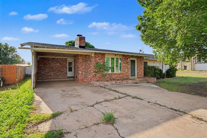Property Photo:  601 N Morton Street  OK 73550 