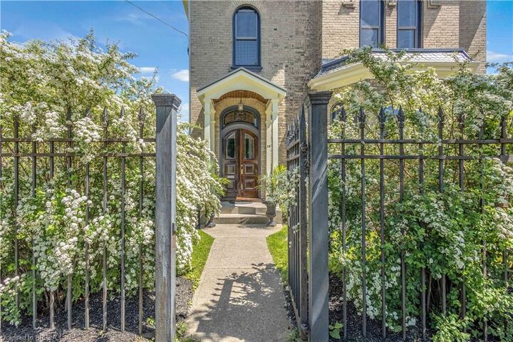 Property Photo:  18 Hawarden Avenue  ON N3T 4H3 