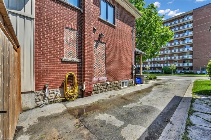 Property Photo: 25 Park Street E ON L9H 1C9