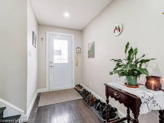 Property Photo: 78 Billington Crescent Upper ON L8T 4R1