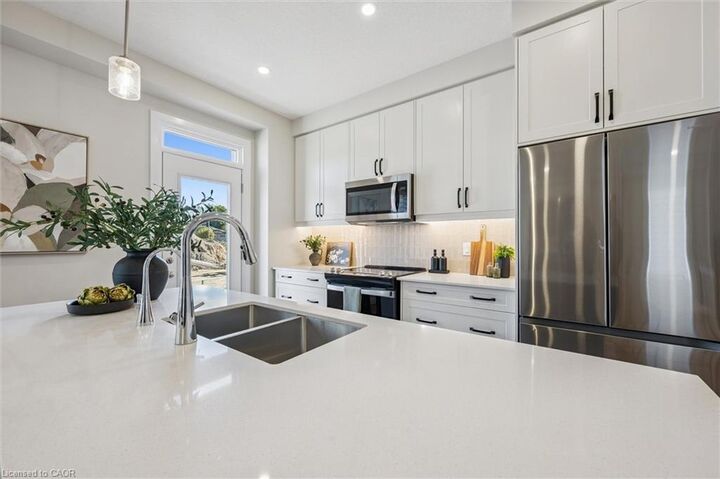 Property Photo:  127 Catherine Street  ON N3A 2A3 