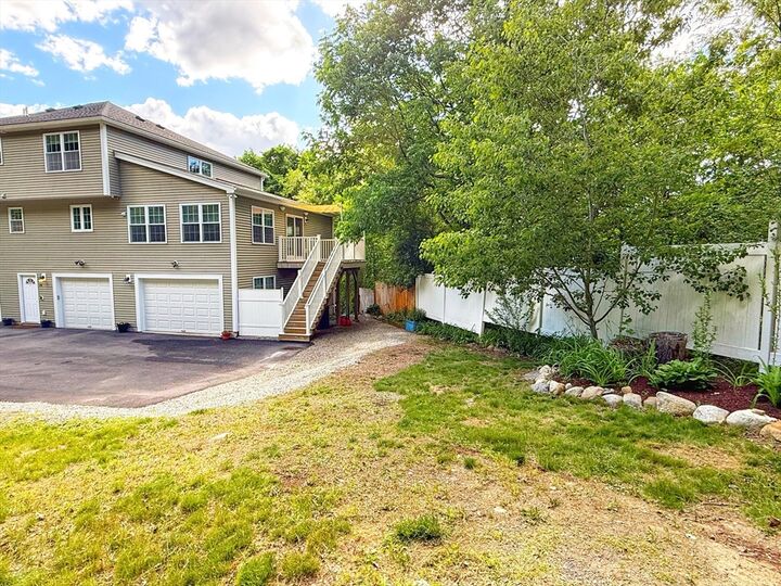 Property Photo:  24 Bartlett Ave 24  MA 01824 