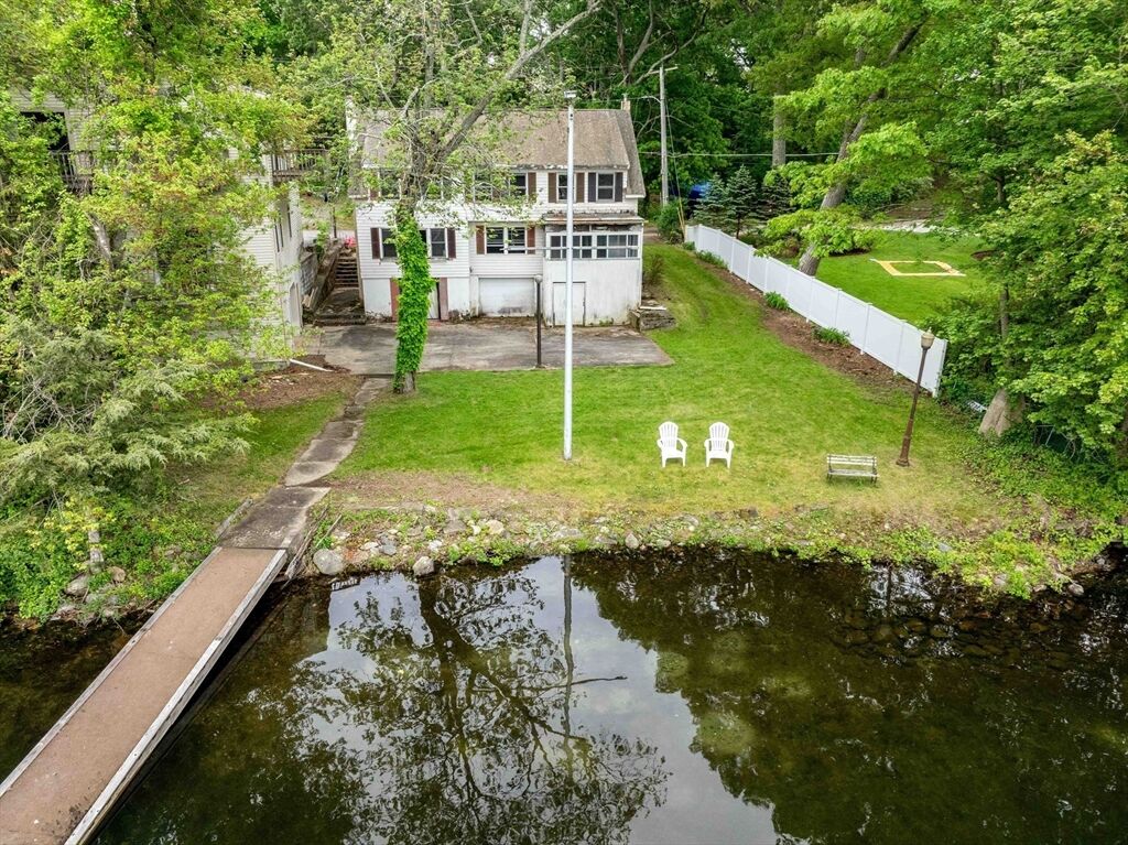 Property Photo:  6 Ridgewood Rd  MA 01570 
