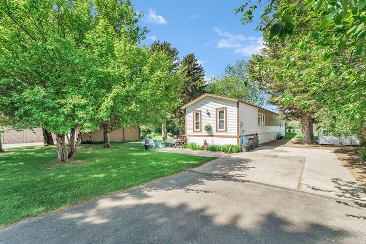 20 Josephine Avenue SW — photo 1