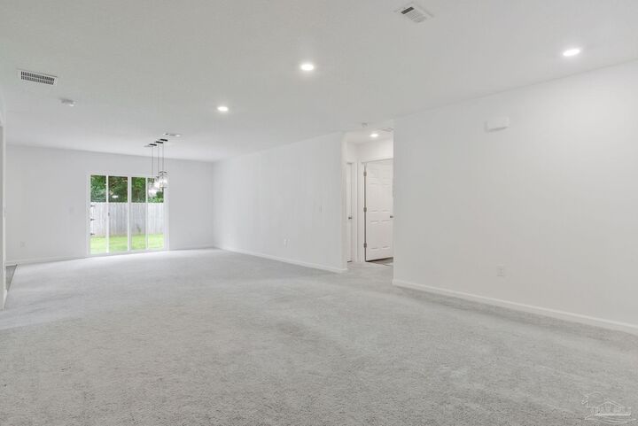 Property Photo: 1625 Addies Way FL 32534